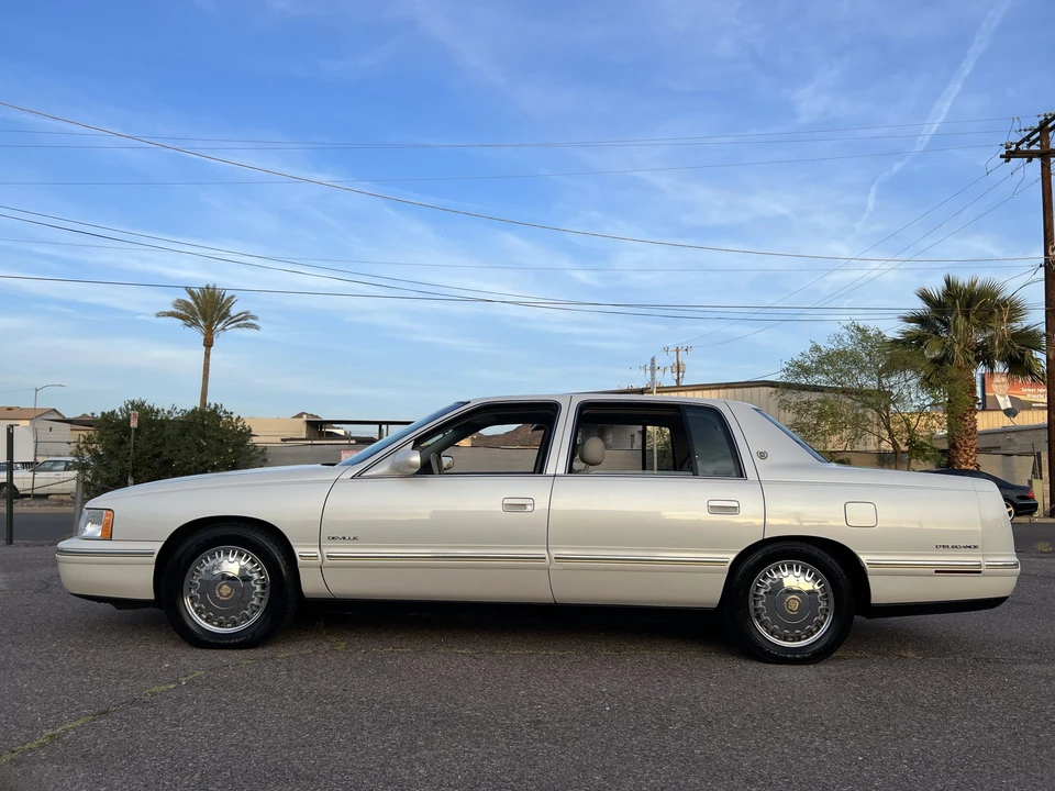 1998 Cadillac DeVille 7th Gen - Image 18 of 31