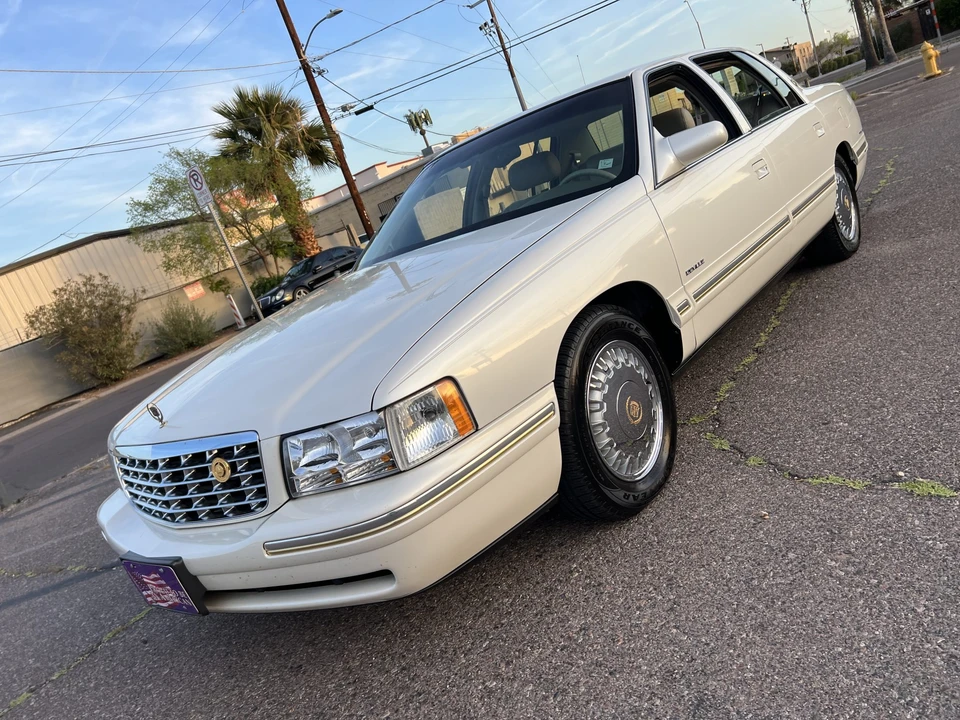 1998 Cadillac DeVille 7th Gen - Image 2 of 31