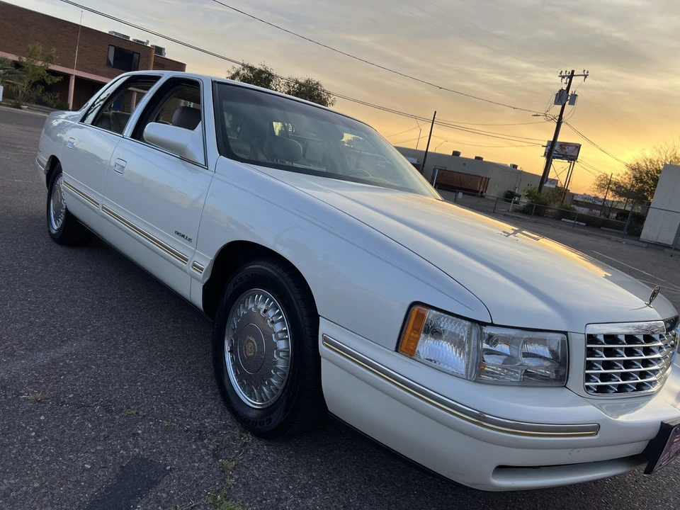 1998 Cadillac DeVille 7th Gen - Image 9 of 31