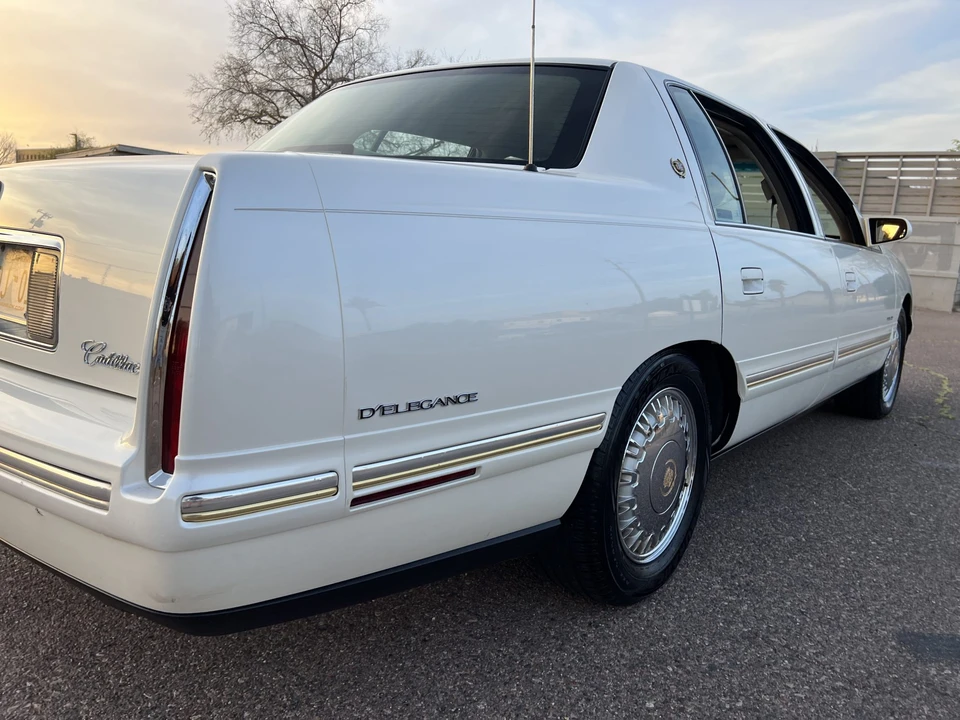 1998 Cadillac DeVille 7th Gen - Image 27 of 31