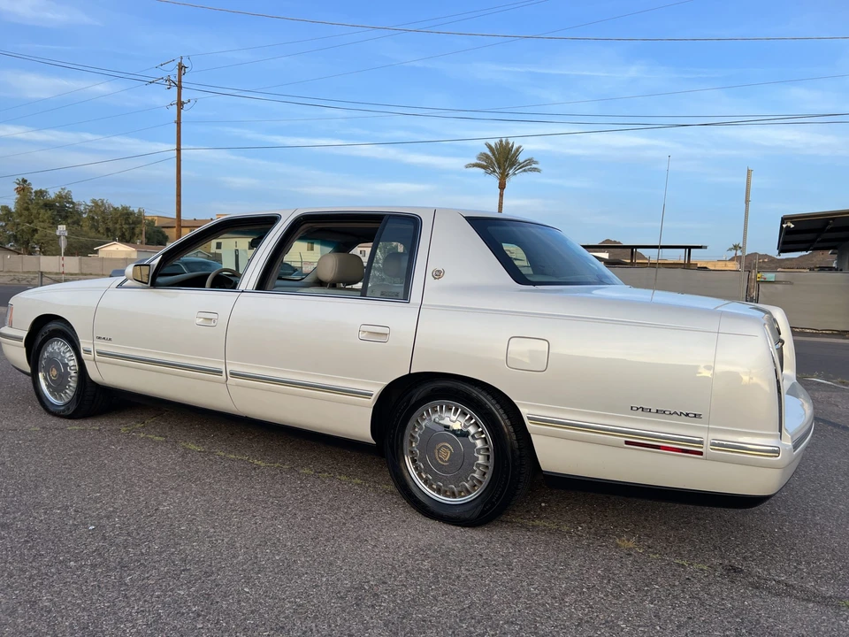 1998 Cadillac DeVille 7th Gen - Image 14 of 31