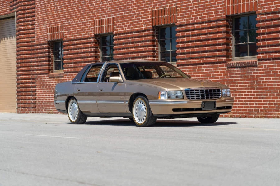 1998 Cadillac DeVille 7th Gen - Image 7 of 14