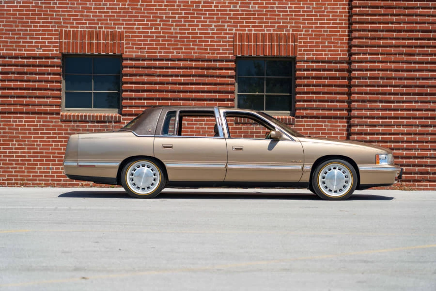 1998 Cadillac DeVille 7th Gen - Image 8 of 14