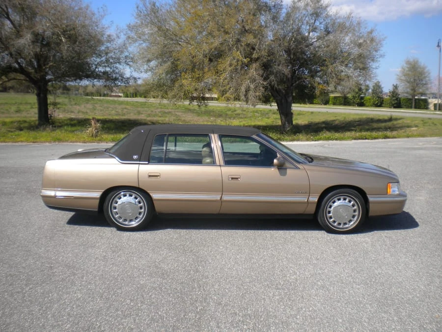 1998 Cadillac DeVille 7th Gen - Image 2 of 6