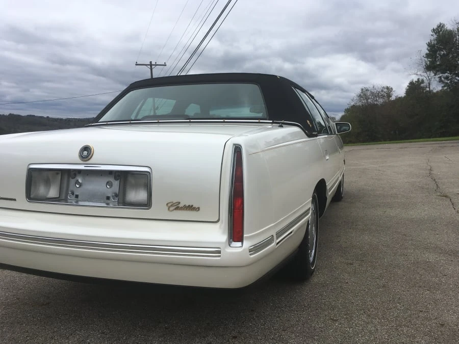 1998 Cadillac DeVille 7th Gen - Image 3 of 8