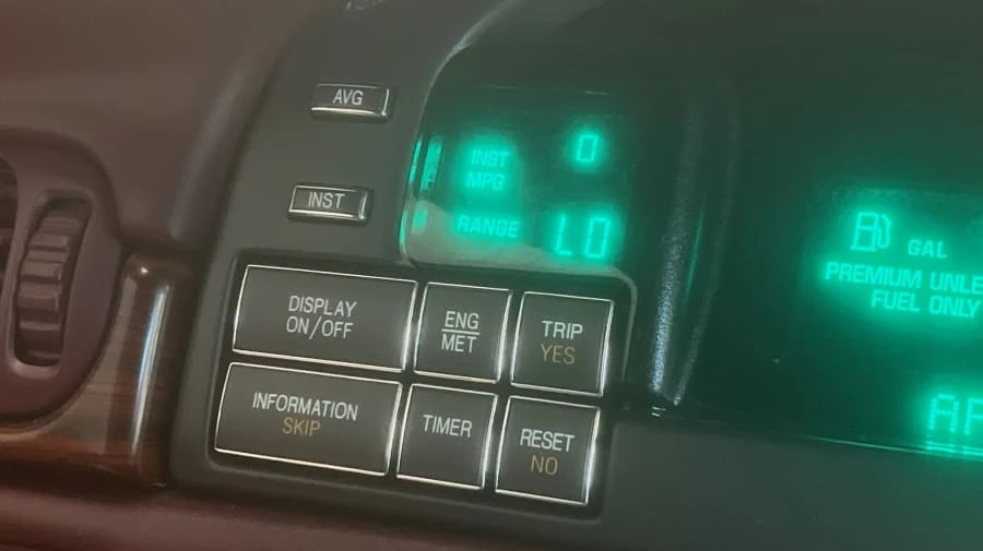 1998 Cadillac DeVille 7th Gen - Image 12 of 15