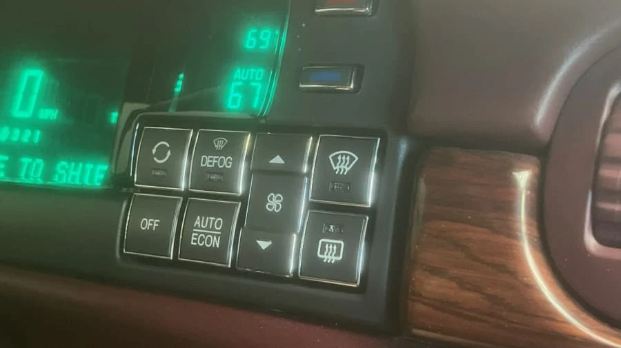1998 Cadillac DeVille 7th Gen - Image 13 of 15