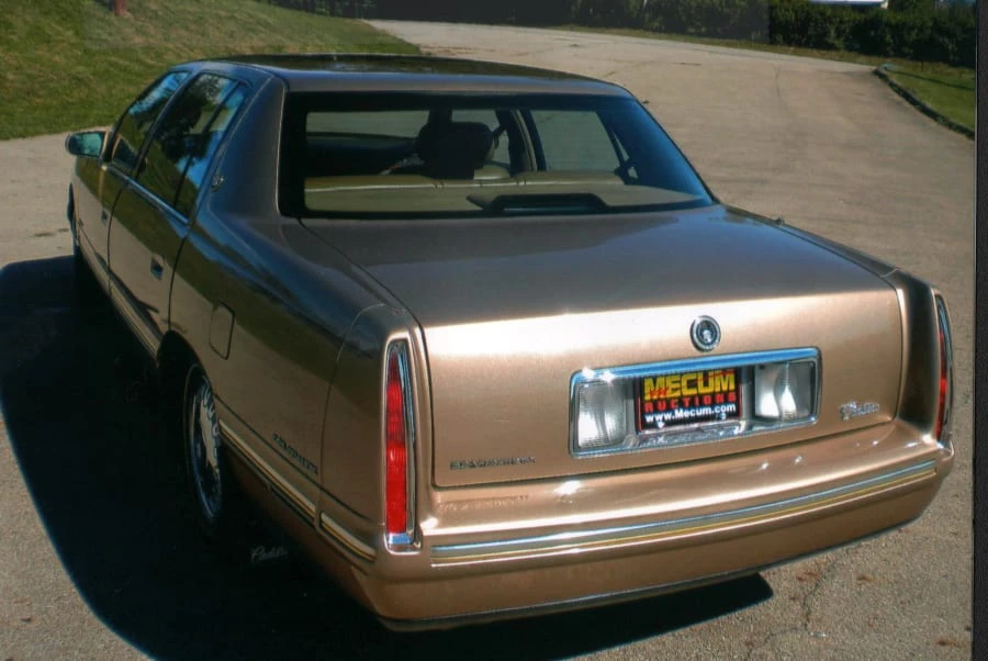 1998 Cadillac DeVille 7th Gen - Image 2 of 8