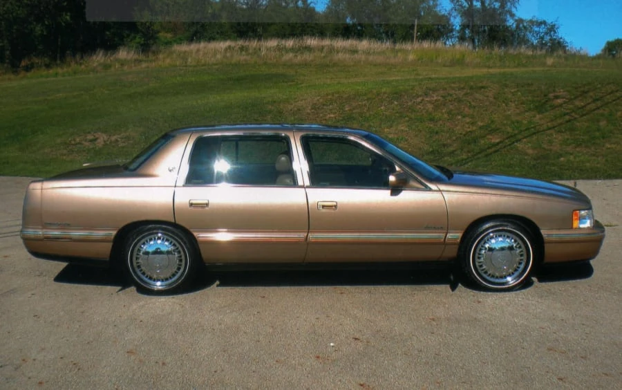 1998 Cadillac DeVille 7th Gen - Image 3 of 8