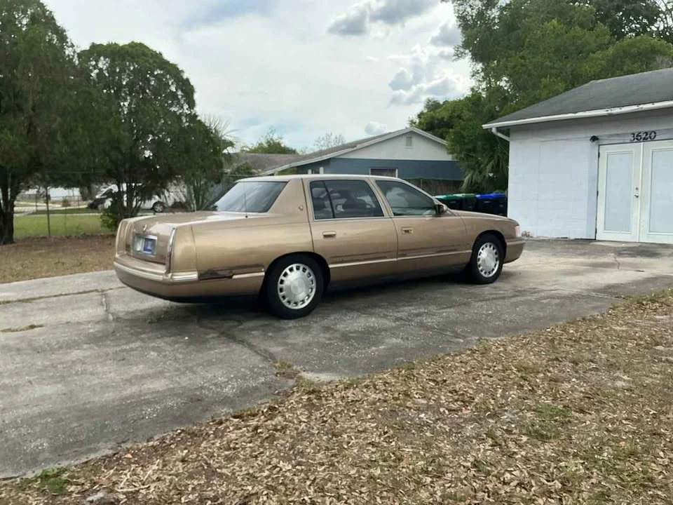 1998 Cadillac DeVille 7th Gen - Image 3 of 17