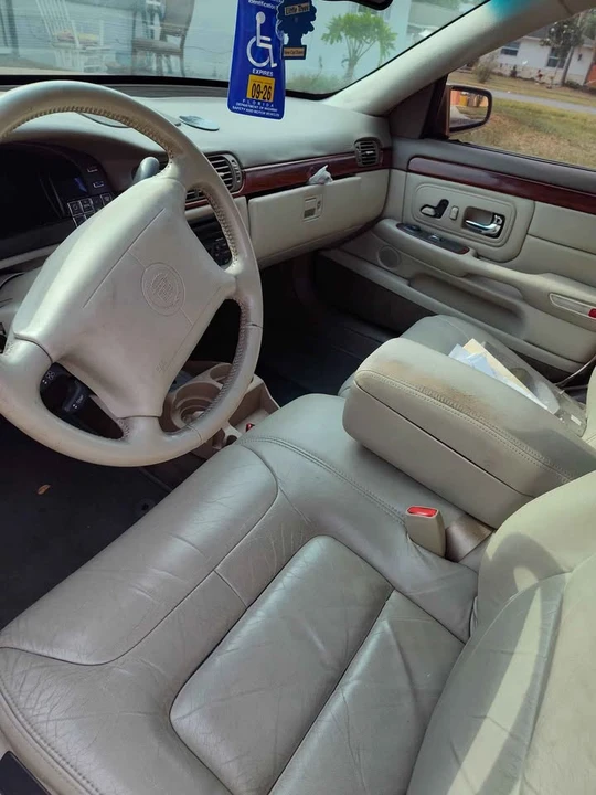 1998 Cadillac DeVille 7th Gen - Image 6 of 14