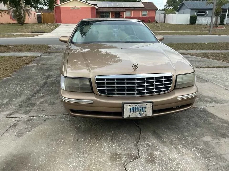1998 Cadillac DeVille 7th Gen - Image 7 of 14