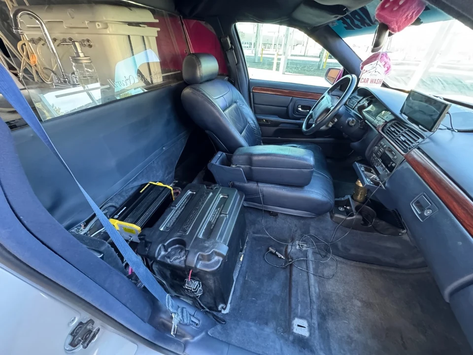 1998 Cadillac DeVille 7th Gen - Image 9 of 21