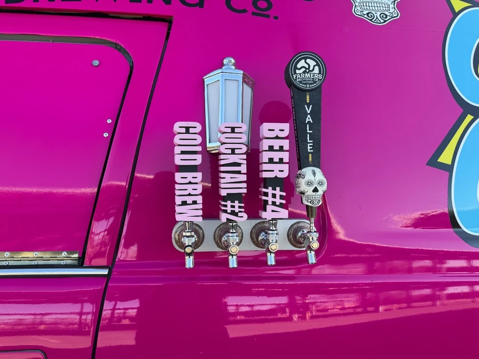 1998 Cadillac DeVille 7th Gen - Image 14 of 21