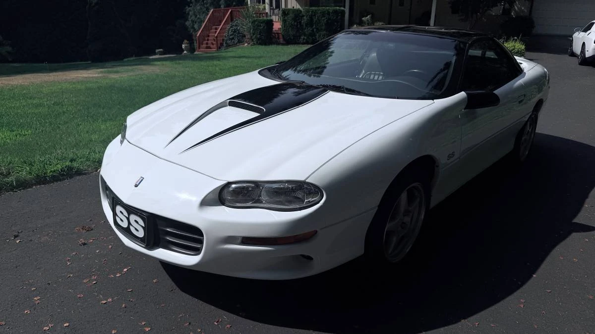 1998 Chevrolet Camaro SS 4th Gen - Image 8 of 17
