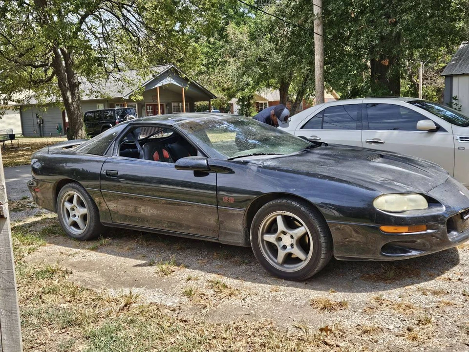 1998 Chevrolet Camaro 4th Gen - Image 3 of 4