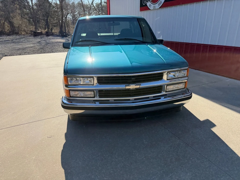1998 Chevrolet - Image 27 of 31