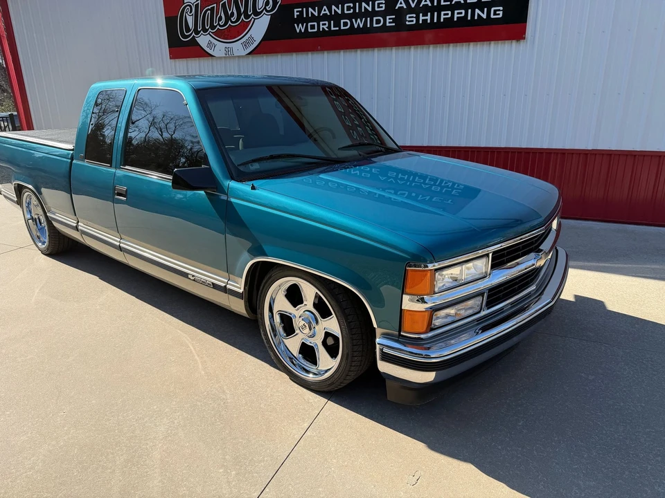 1998 Chevrolet - Image 22 of 31