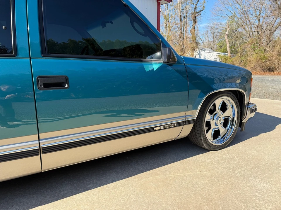 1998 Chevrolet - Image 11 of 31
