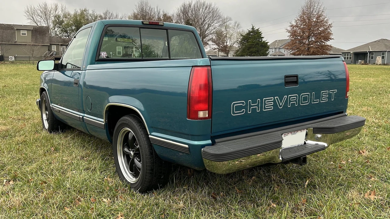 1998 Chevrolet C/K 4th Gen - Image 2 of 7