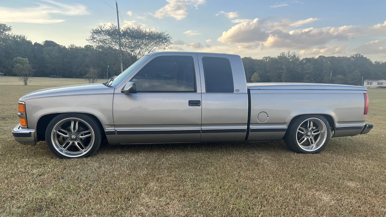 1998 Chevrolet C/K 4th Gen - Image 2 of 9