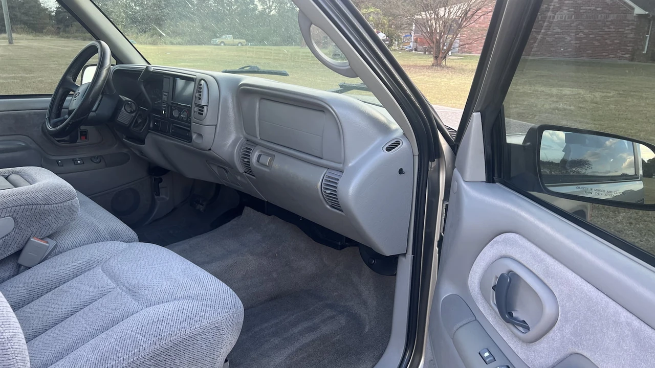 1998 Chevrolet C/K 4th Gen - Image 6 of 9