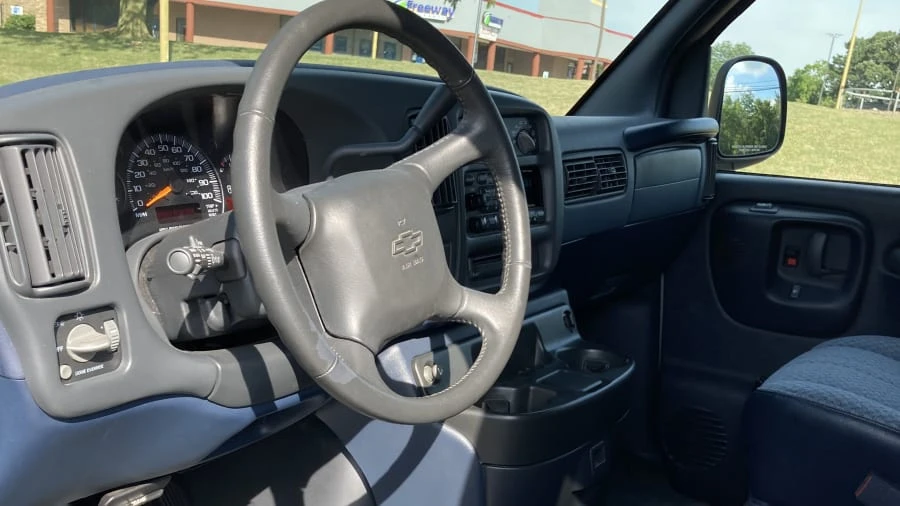 1998 Chevrolet Express - Image 3 of 21