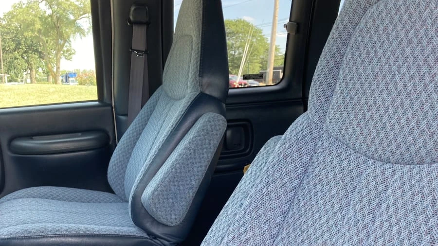 1998 Chevrolet Express - Image 4 of 21
