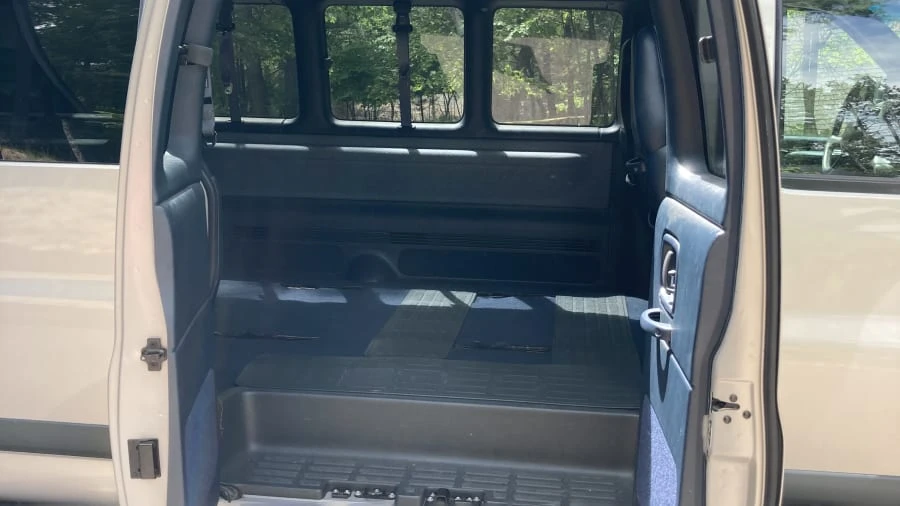 1998 Chevrolet Express - Image 8 of 21