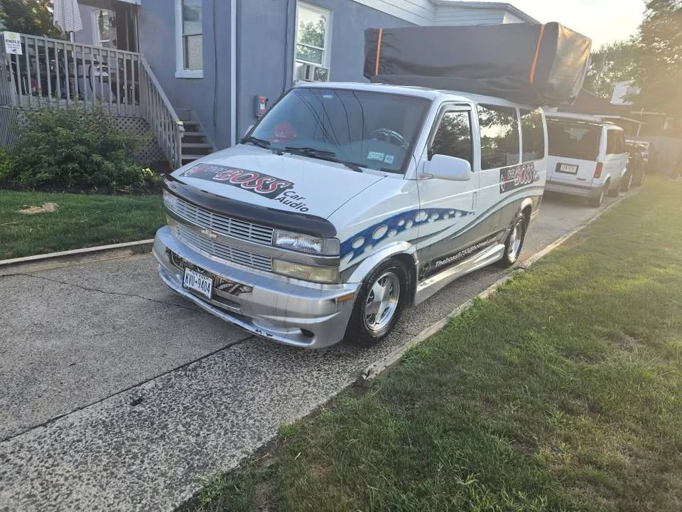1998 Chevrolet Astro - Image 3 of 14