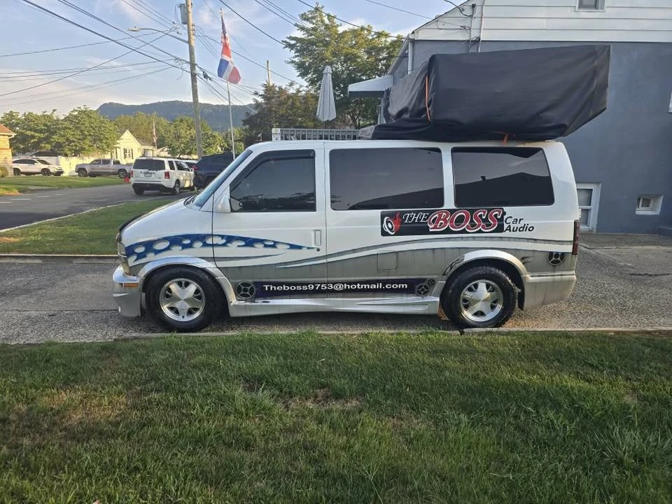 1998 Chevrolet Astro - Image 2 of 14