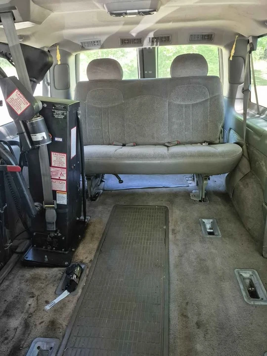 1998 Chevrolet Astro - Image 3 of 8