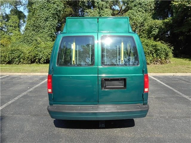 1998 Chevrolet Astro - Image 6 of 12
