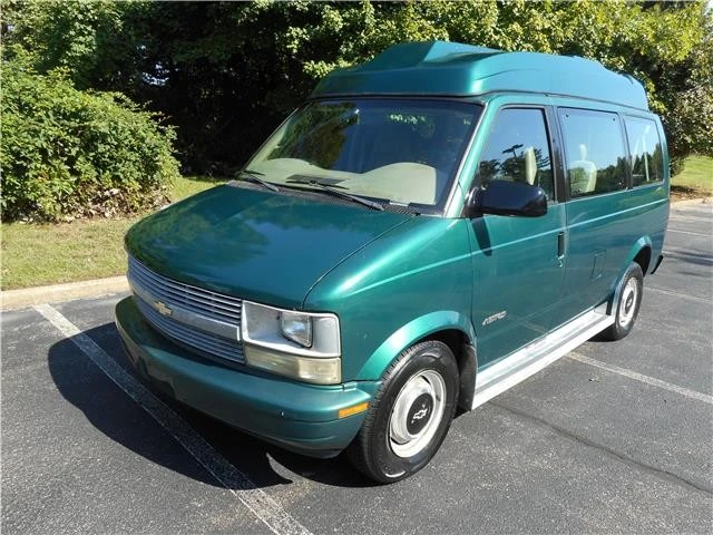 1998 Chevrolet Astro - Image 10 of 12