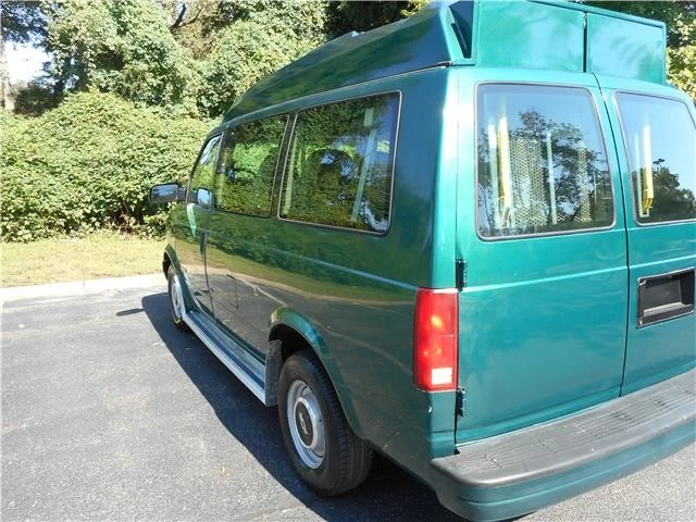 1998 Chevrolet Astro - Image 7 of 12
