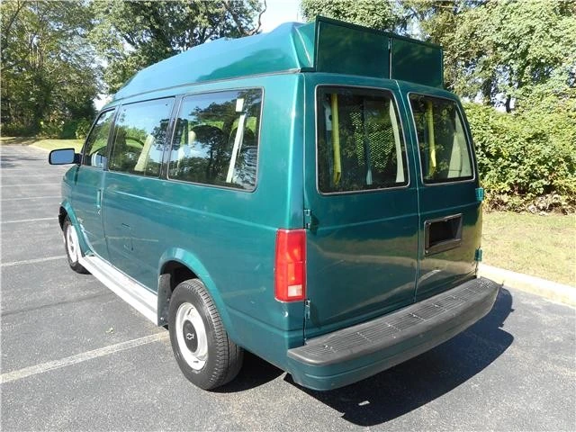 1998 Chevrolet Astro - Image 8 of 12