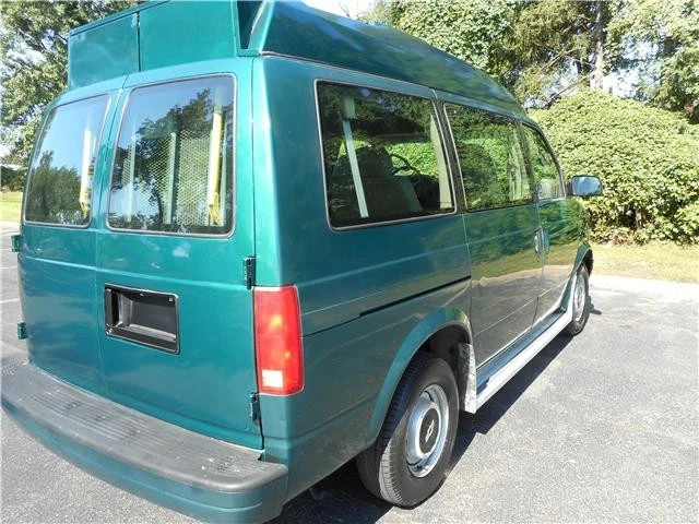 1998 Chevrolet Astro - Image 5 of 12