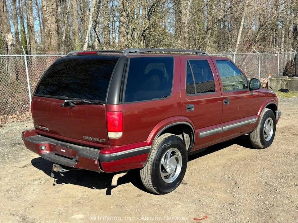 1998 Chevrolet S-10 Blazer 2nd Gen - Image 4 of 12