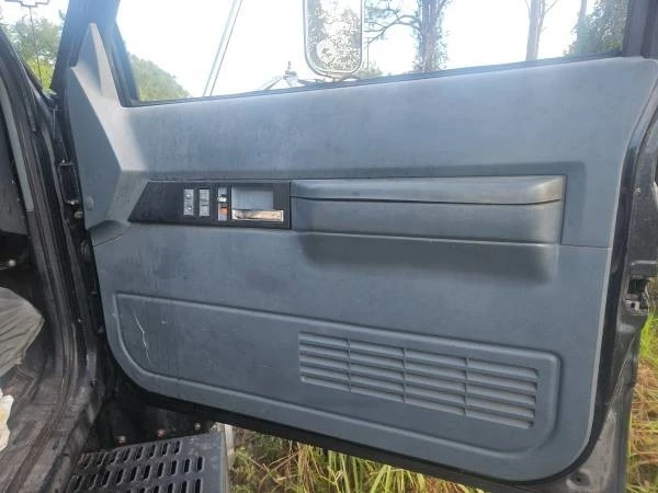 1998 Chevrolet Kodiak - Image 7 of 12