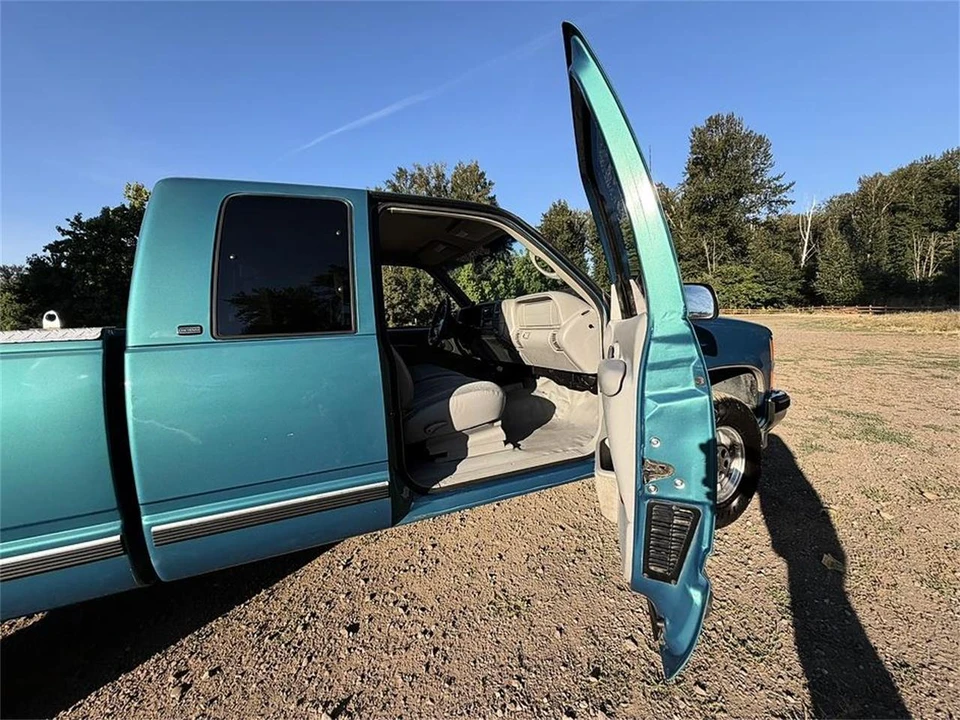 1998 Chevrolet C/K 4th Gen - Image 20 of 31