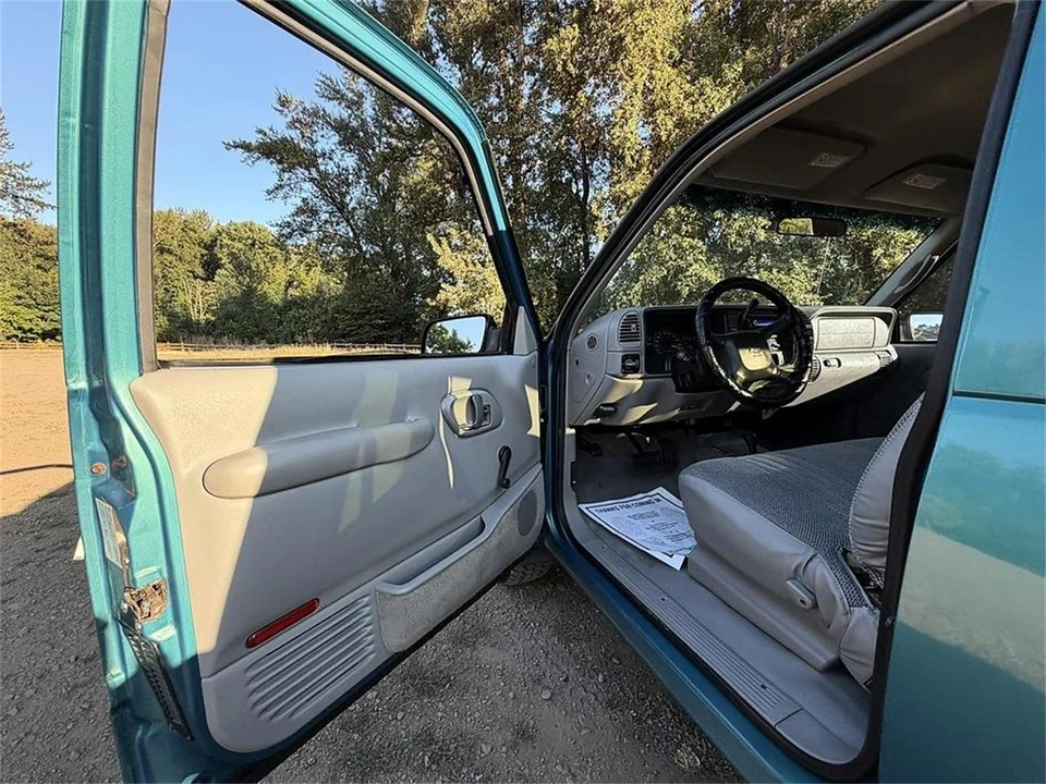 1998 Chevrolet C/K 4th Gen - Image 8 of 31