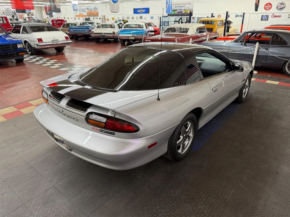 1998 Chevrolet Camaro 4th Gen - Image 10 of 31