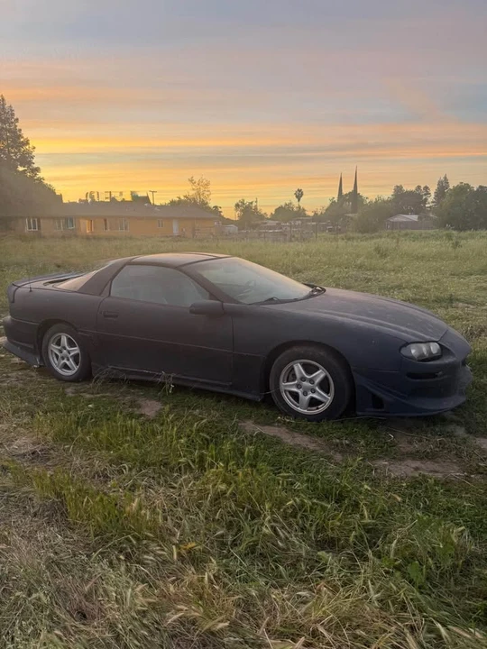1998 Chevrolet - Image 2 of 9