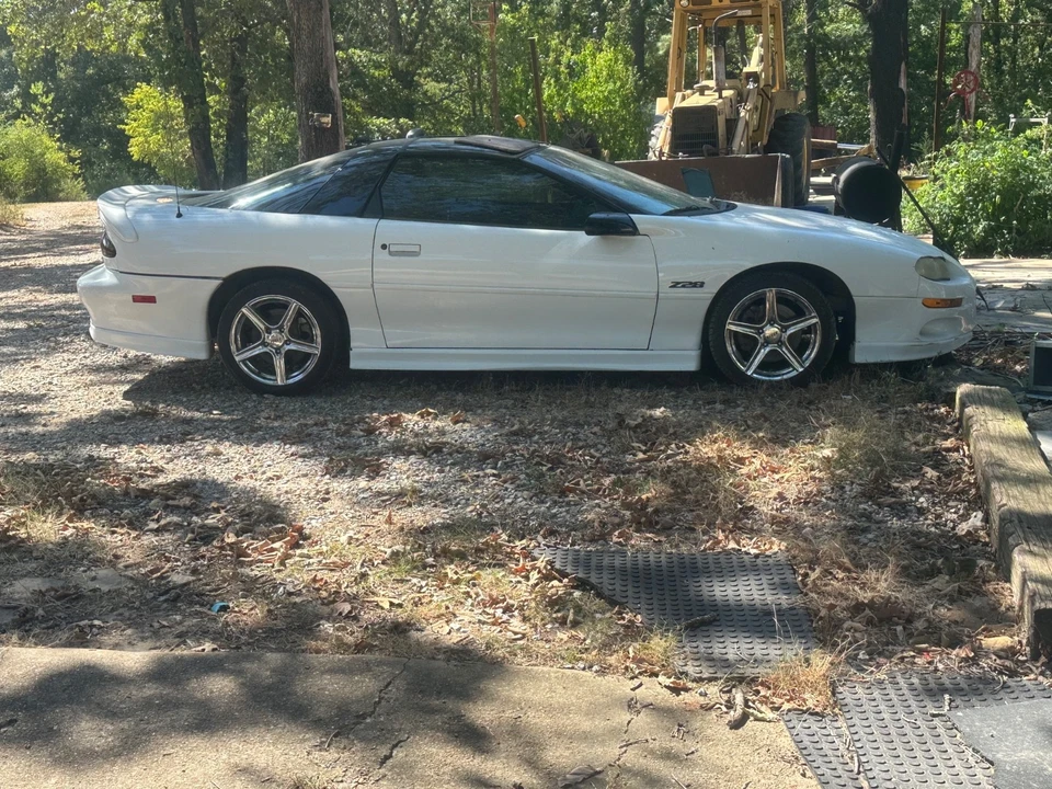 1998 Chevrolet Camaro Z28 4th Gen - Image 2 of 3