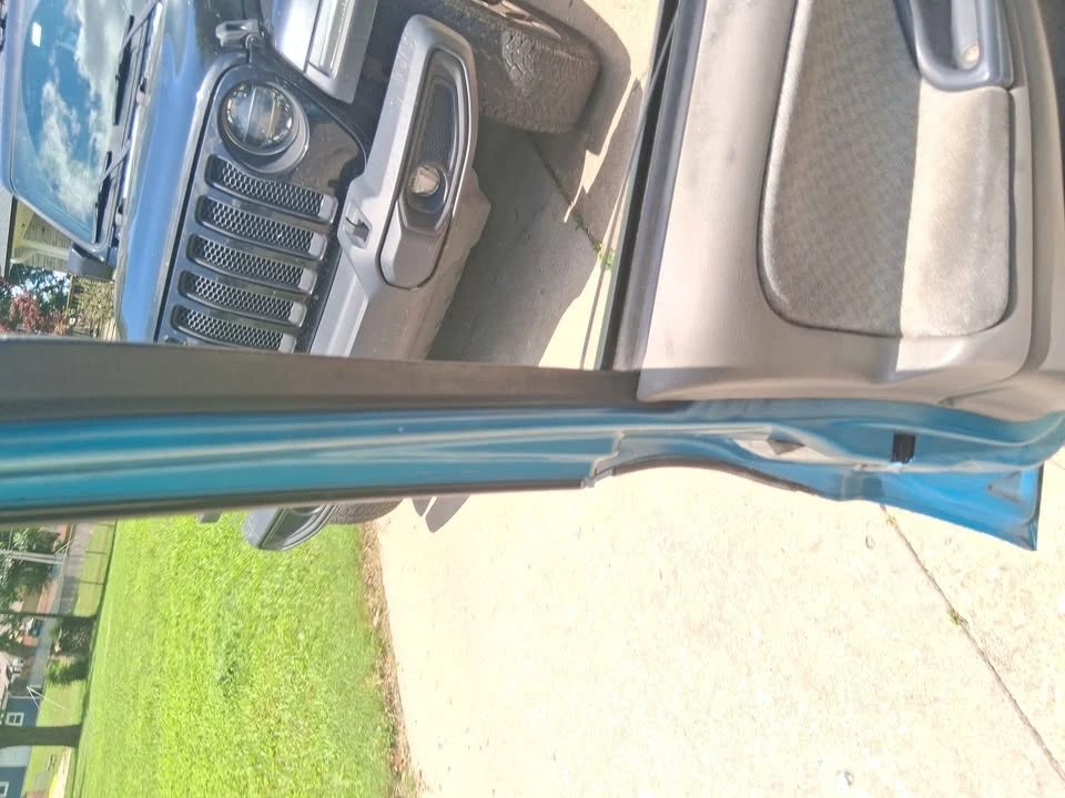 1998 Chevrolet Cavalier - Image 3 of 8