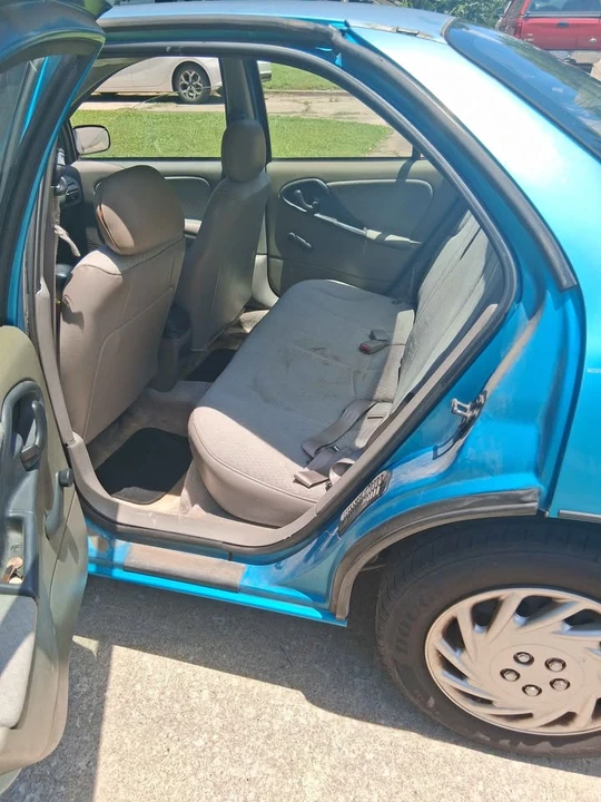 1998 Chevrolet Cavalier - Image 6 of 8