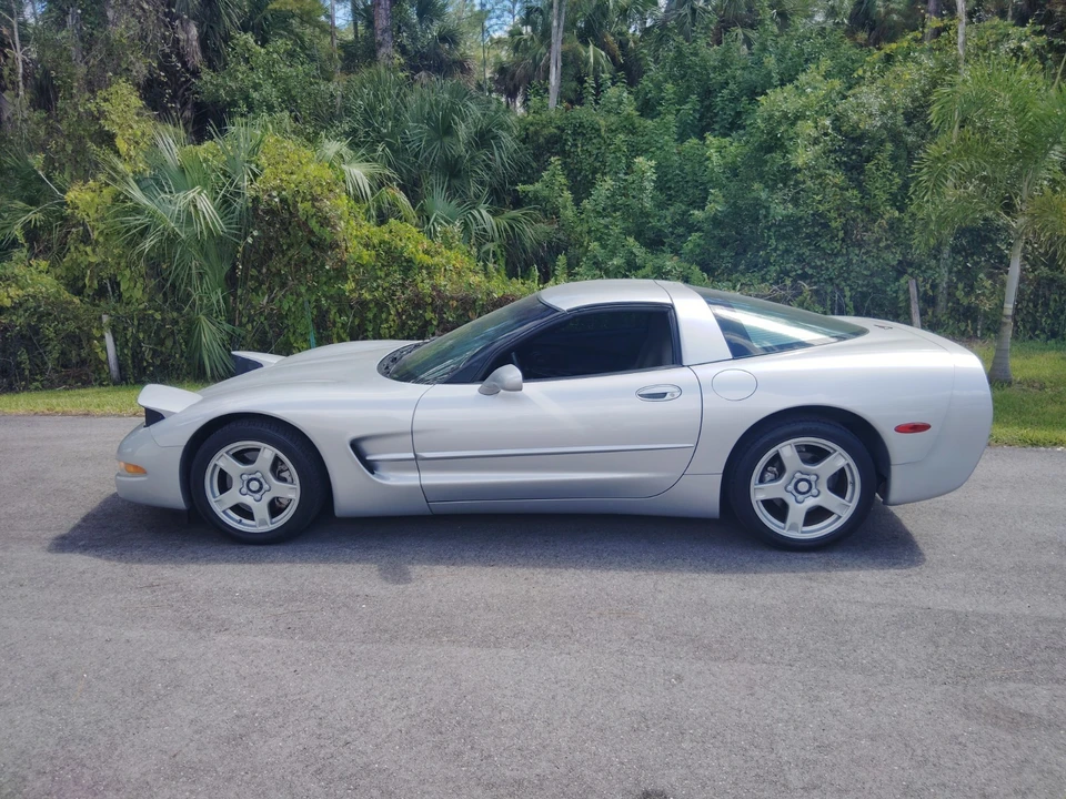 1998 Chevrolet Corvette C5 - Image 2 of 21