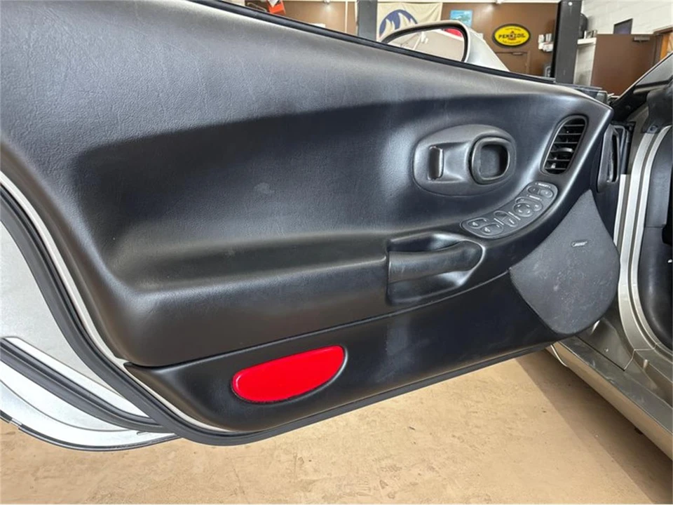 1998 Chevrolet Corvette C5 - Image 14 of 23