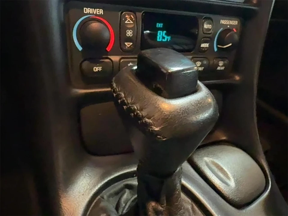 1998 Chevrolet Corvette C5 - Image 25 of 31