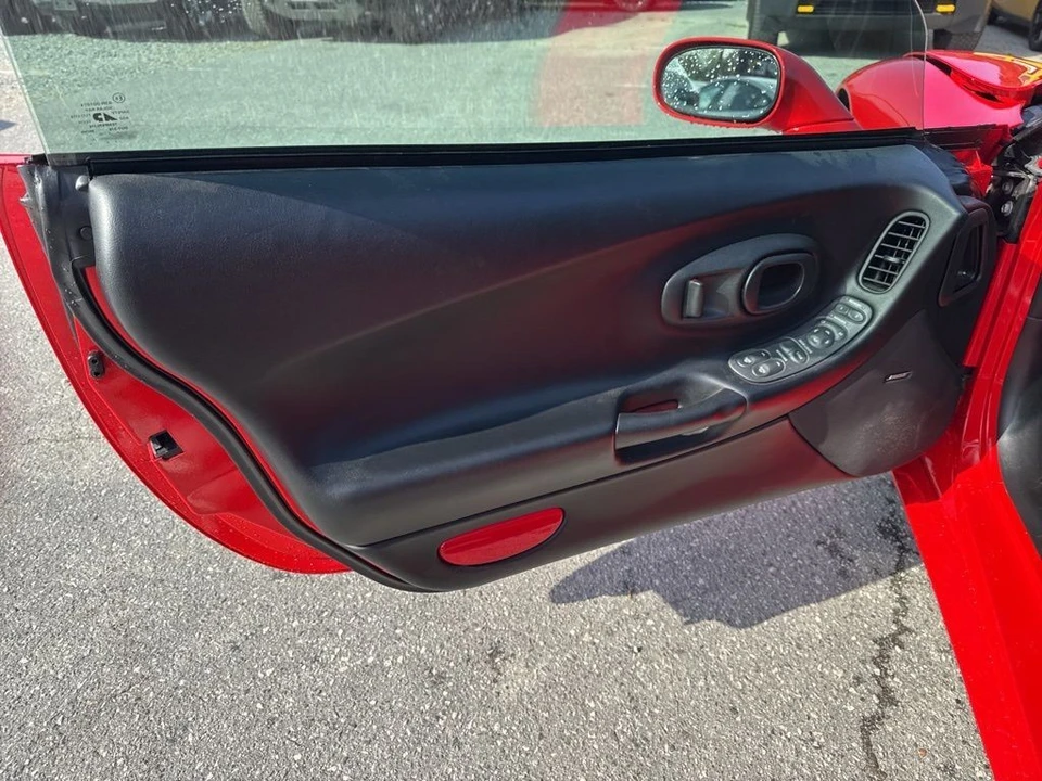 1998 Chevrolet Corvette C5 - Image 16 of 25